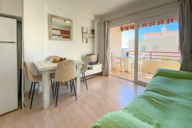 Apartamento con vistas al mar en segunda línea de playa, Cal - foto 2
