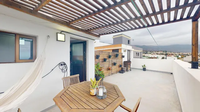 Piso con terraza y terreno en Guimar — 41