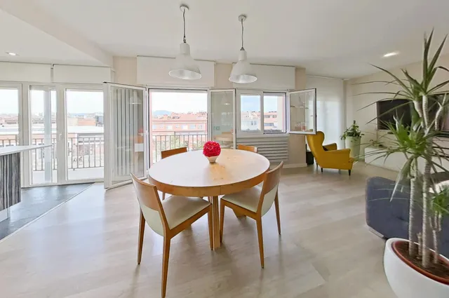 Espectacular ático reformado con terraza privada de 100 m2 en gràcia, Sabadell — 9