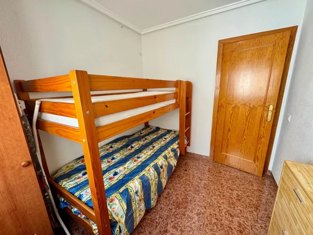 Ático en Torrevieja con orientación sur, cerca del mar — 16