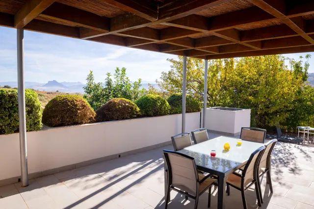 Exclusiva casa de lujo con piscina privada en un entorno tranquilo y selecto — 18
