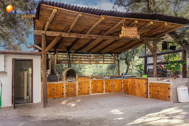 ESPECTACULAR CASA CON TERRENO EN LA SIERRA SUR — 30