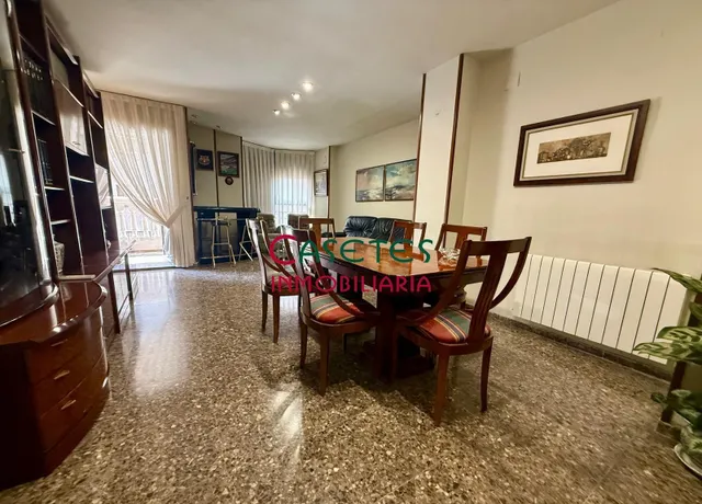 AMPLIA VIVIENDA CON PLAZA GARAJE DOBLE-CERRADA. — 12