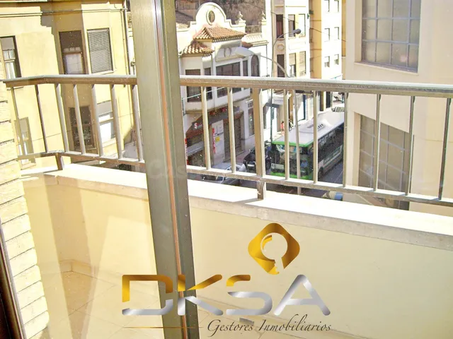 A la venta amplio piso en la calle Herrero de Castellón - foto 5