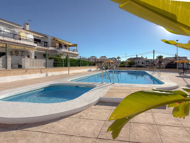 Torreblanca! Encantador bungalow reformado con 2 terrazas en urbanización exclusiva con 2 piscinas comunitarias — 10