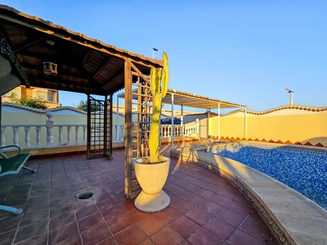 ¡Descubre la Exclusividad y el Lujo Mediterráneo en Esta Impresionante Villa en Esquina - Torrevieja — 15