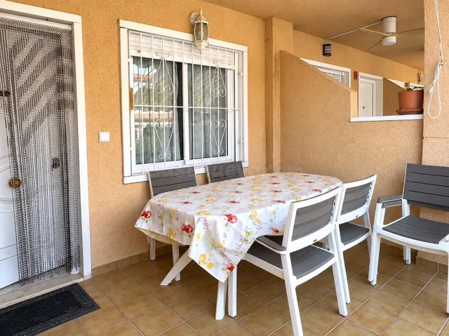 Adosado con garaje en venta a pocos minutos de la playa en S - foto 3