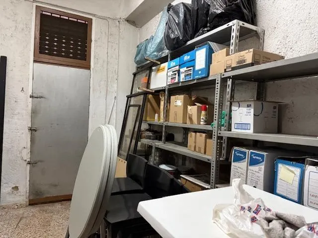 SE VENDE LOCAL TOTALMENTE INSTALADO PARA BAR — 22