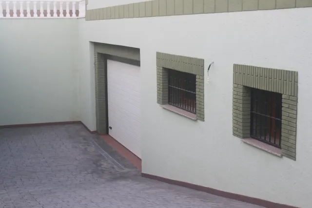 Fantástico Chalet Estilo Mediterráneo en Los Altos de Torrevieja con 3 Dormitorios y 4 Baños — 25