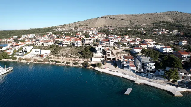 Vivienda de obra nueva con amplias terrazas y vistas al mar en Grebaštica — 21