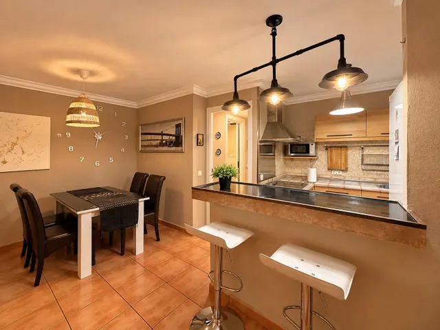 PISO CÉNTRICO CON TERRAZA Y DOS habitaciones EN FONERS — 7