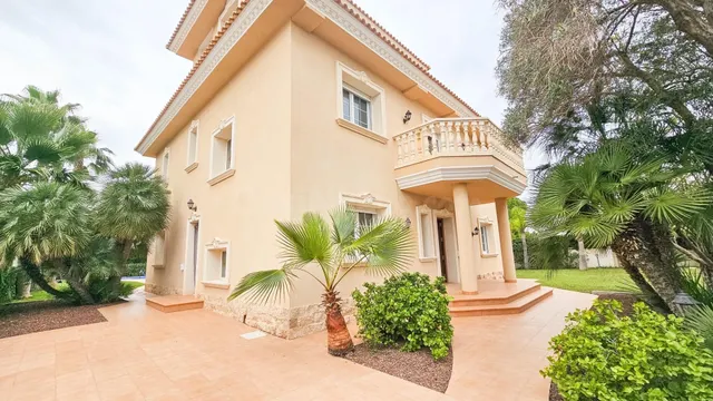 Villa 7 habitaciones 463m² en venta - Cabo Roig