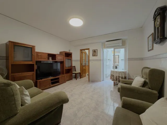 Casa con patio, terraza y acceso a dos calles en el centro de Beniarjó — 7