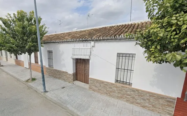 Venta de Casa en Hinojos, Huelva. Activo Sin Posesión / Alqu - foto 3