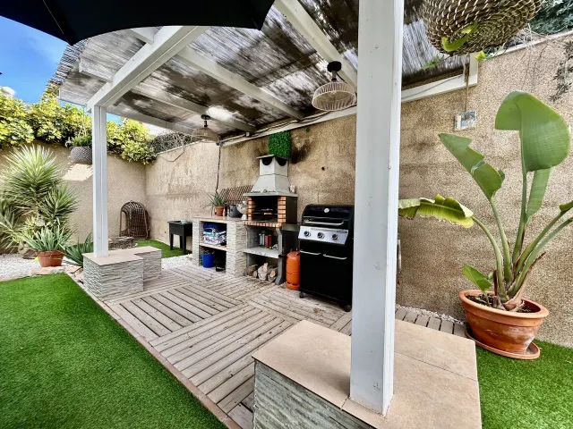 Villa de 4 dormitorios y 3 baños en villamartin (orihuela costa) — 38