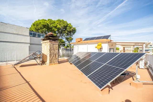 Chalet reformado con piscina, dos apartamentos independientes y garaje en Las Maravillas — 41