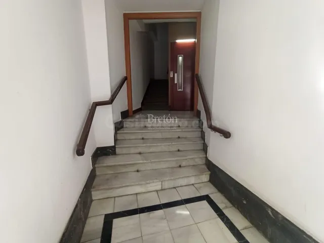 Bonito piso a estrenar reformado y amueblado para estudiantes y jovenes trabajadores. — 2