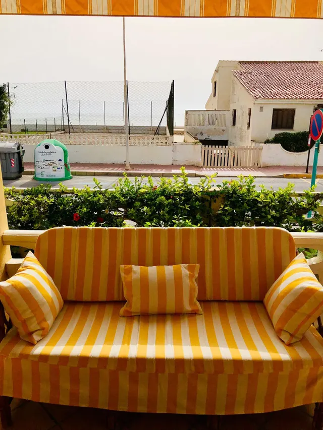 Villa privada con 6 habitaciones frente al mar en Guardamar playa. — 6