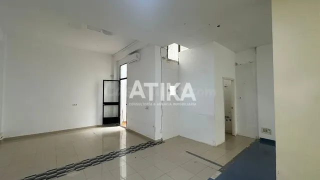 LOCAL COMERCIAL EN VENTA Y AQUILER EN ZONA DE ALTA VISIBILID - foto 4