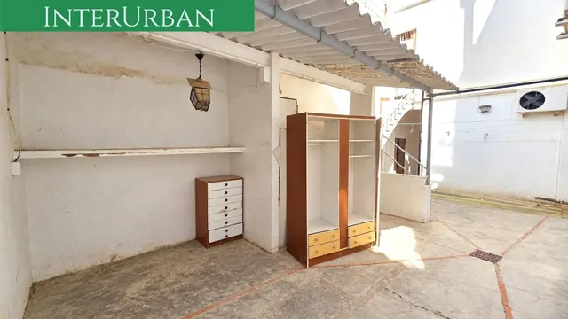 Oportunidad - Amplia casa de 197 m2 con 4 dormitorios y terraza en Benissanó — 37