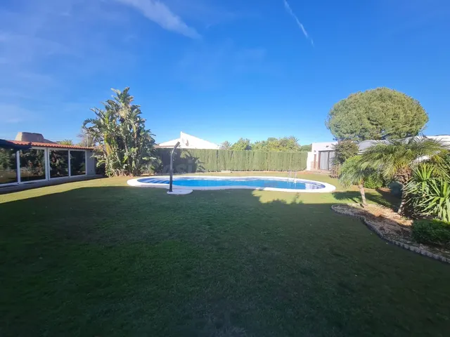 CHALET INDEPENDIENDIENTE EN PARCELA DE 1.450 M2, PISCINA Y A - foto 5