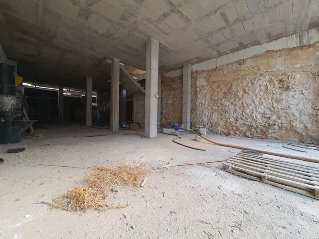 Edificio para terminar con el proyecto hecho, Elche — 11