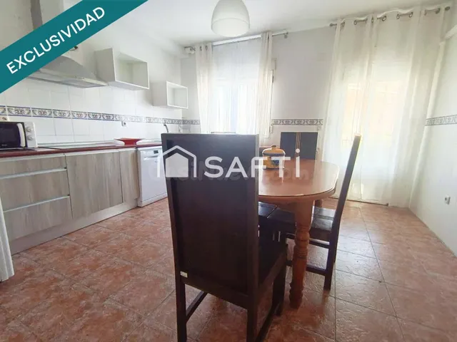 Chalet independiente en Cobisa con 8 dormitorios, piscina y jardín — 8