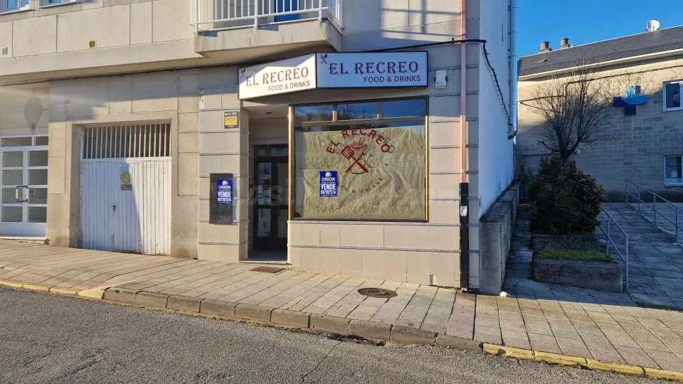 SE VENDE RESTAURANTE EN TORENO