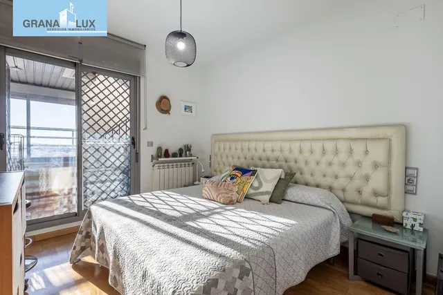 Ático dúplex en Campus de la Salud — 15