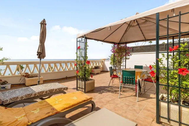 Excepcional casa adosada en primera línea de playa!