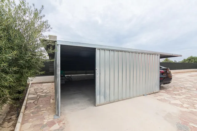 Chalet sito en Valverde con 6 habitaciones, 3 baños, piscina y garaje — 8