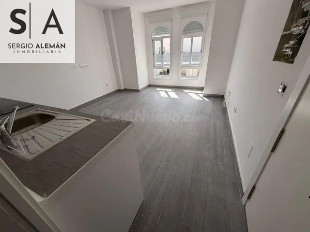 APARTAMENTO CON GARAJE Y PISCINA — 2