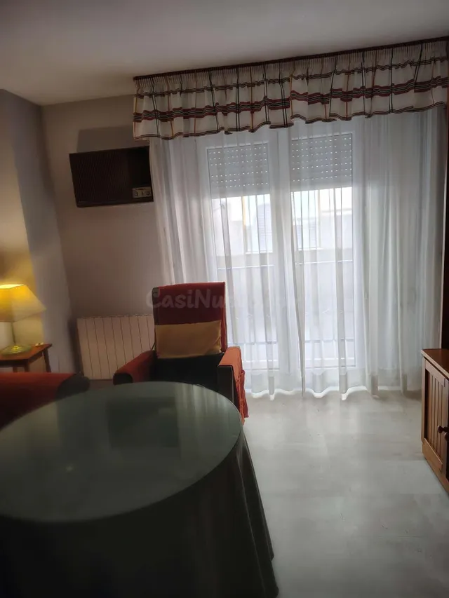 PISO EN CALLE NUEVA DE SAN ANTÓN – 3 habitaciones, ASCENSOR  - foto 2