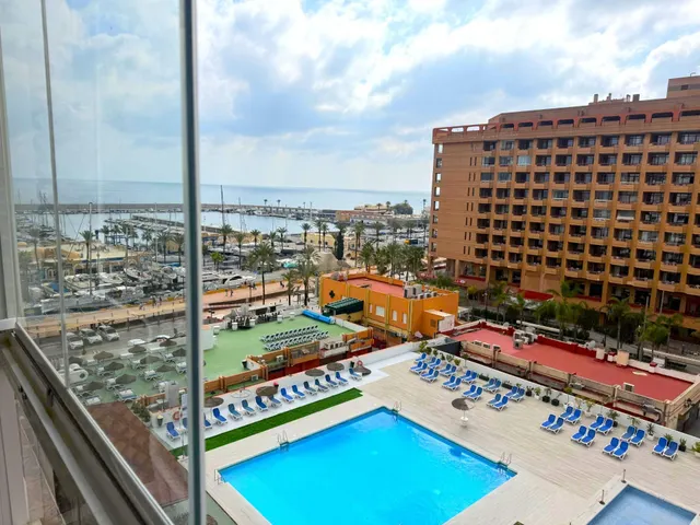 ALQUILER ESTUDIO PRIMERA LINEA FUENGIROLA (HOTEL PYR) - foto 2