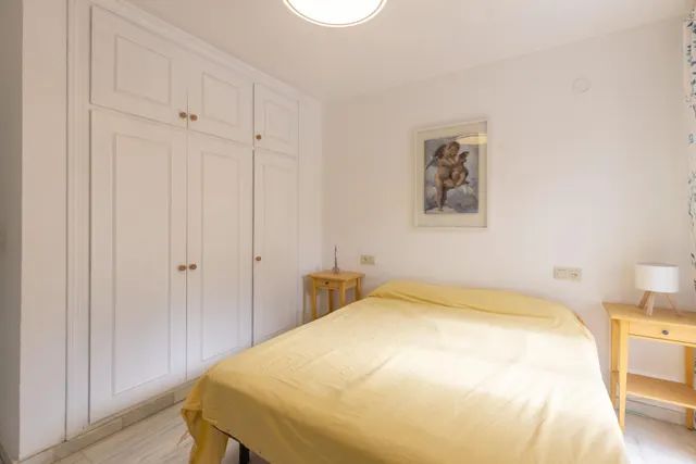 Casa independiente con piscina en La Zubia. — 19