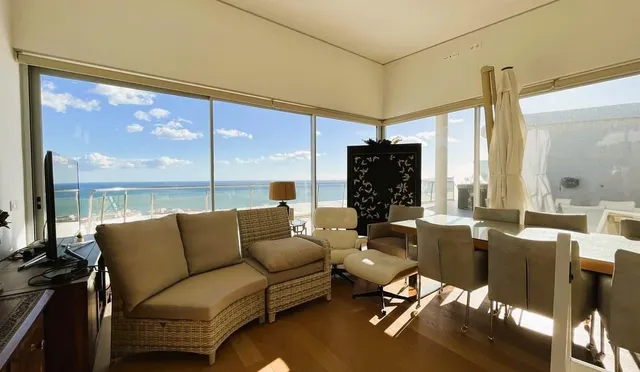 LLAVE EN MANO. ÁTICO IMPRESIONANTE CON ENORME TERRAZA, ORIENTACIÓN SUR Y VISTAS PANORÁMICAS AL MAR — 13