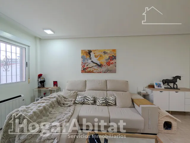 REFORMADO CON TERRAZA, PISCINA Y GARAJE CERCA DE LA PLAYA — 28