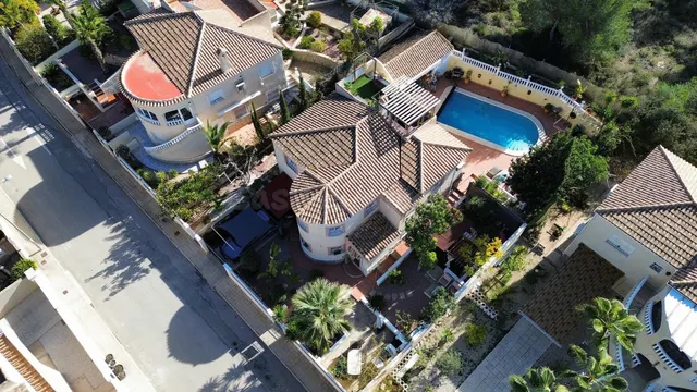 Impresionante chalet independiente con piscina privada clima - foto 2