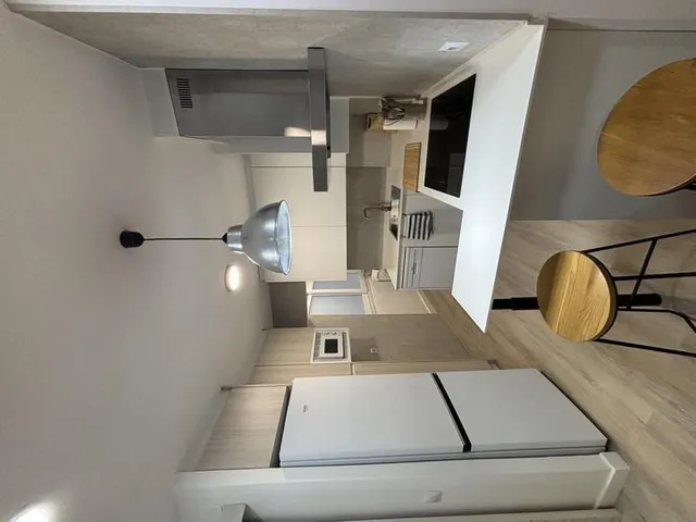 ** se alquilan habitaciones para estudiantes, piso reformado y luminoso en calle demetrio spinola ** — 6