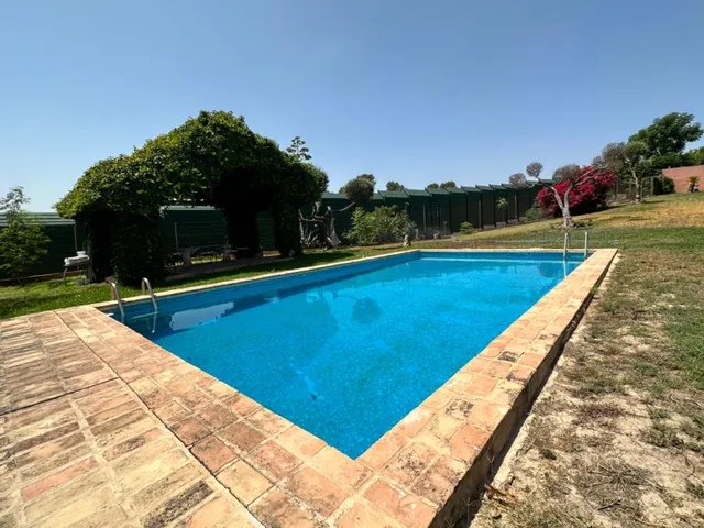 Exclusiva finca rústica con chalet independiente en la carretera Coria del Río - Palomares — 28