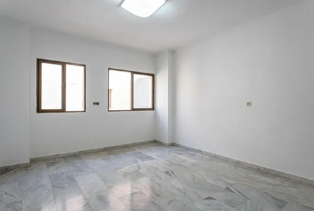 AMPLIO PISO EN LA ZONA DE GAMARRA — 20