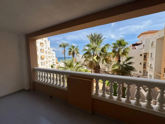 Vivienda de tres dormitorios con amplias terrazas y vistas a - foto 3