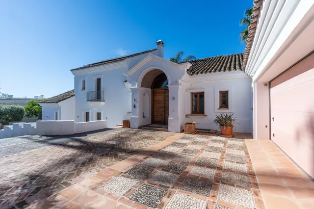 EXCEPCIONAL VILLA EN EL PARAÍSO — 27