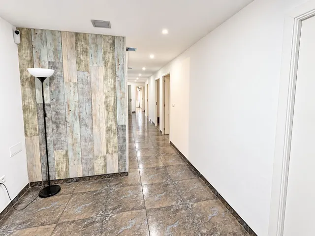 Exclusiva oficina de 153 m2 en pleno centro histórico de málaga, junto a la Catedral — 12