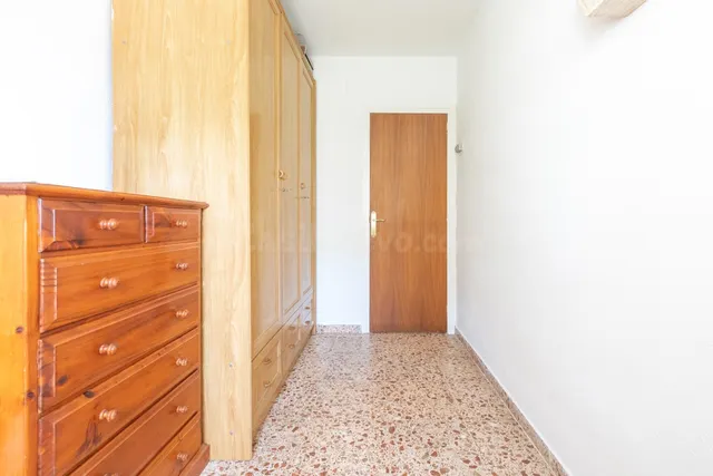 Amplio piso de 4 habitaciones con gran terraza en 2ª línea d - foto 4
