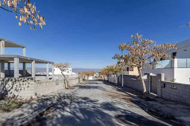 Parcela exclusiva con estructura de Chalet independiente y piscina en Urb. El Montecillo, Las Gabias — 8