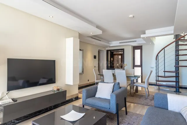 Excepcional ático dúplex de dos habitaciones en Bahía de la  - foto 2