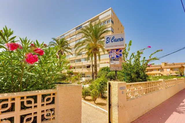 Apartamento de 1 dormitorio con parking comunitario a 240m de la Playa de La Mata — 38