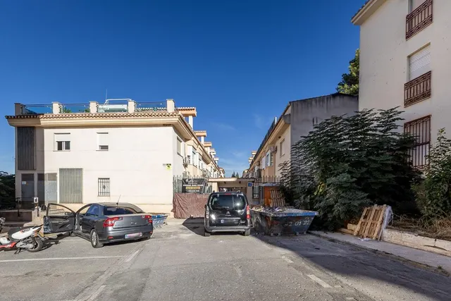 Piso con garaje, trastero y excelente ubicación en Huétor Vega — 21