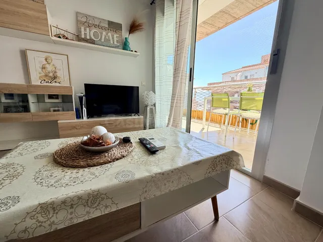 Vivienda reformada con terraza en Aguadulce Norte, piscina comunitaria y lista para entrar a vivir — 3